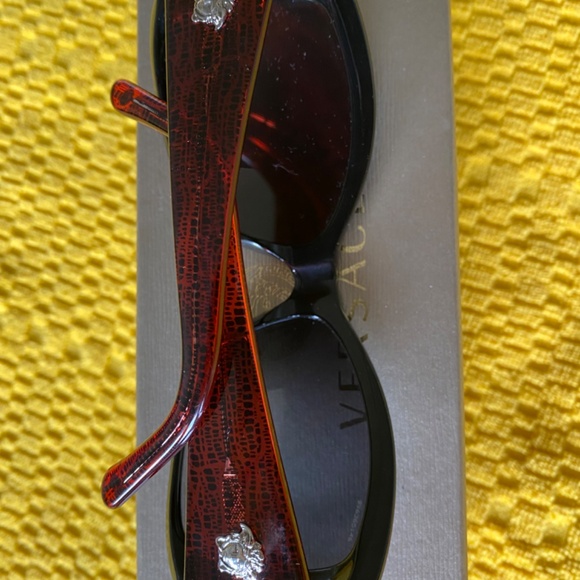 Versace Sunglasses with Medusa - Picture 8 of 15